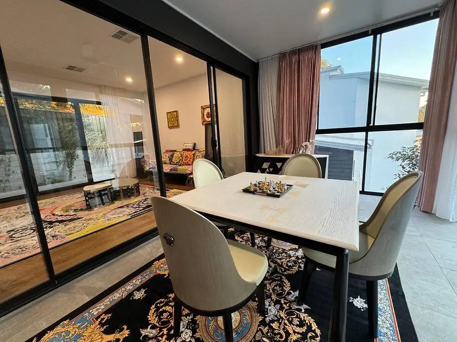 Holiday home Sharehouse 2Bedroom-Retreat At Bardon Brisbane
